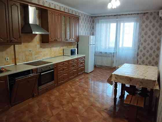 Троєщина. ОРЕНДА 3-і квартири 109 кв.м., 4 поверх. Вул. Цвітаєвоі 11. Kyiv