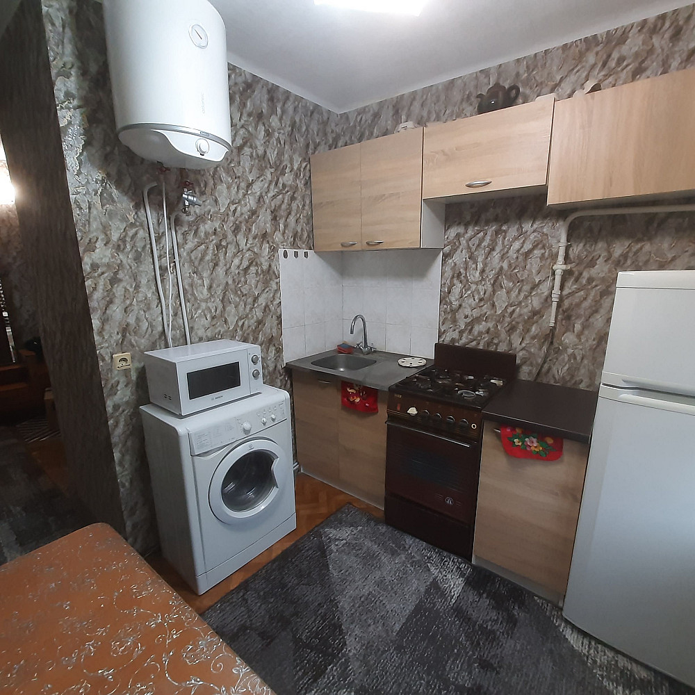 1 кім поруч Метро Либідська бул. Міхновського 6 , Печерский р-н Київ - зображення 1