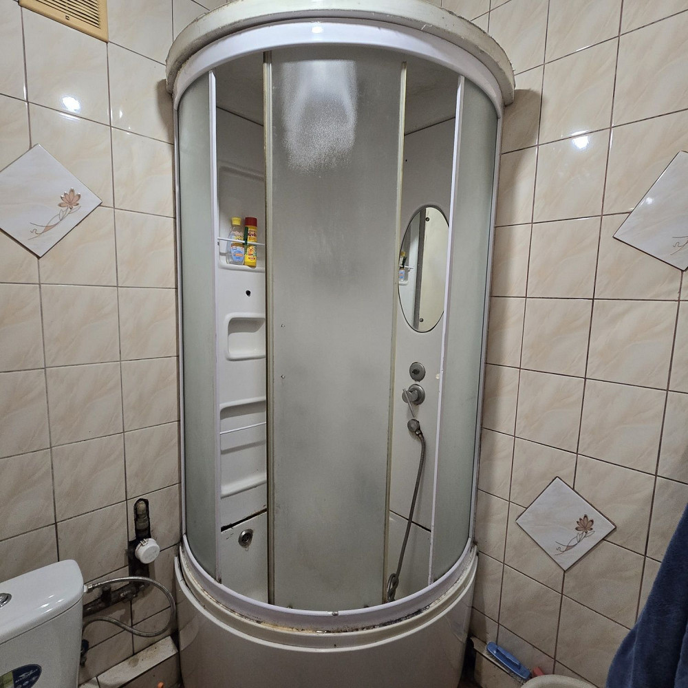 1 кім кв Коновальця 135/центр Ивано-Франковск - изображение 2