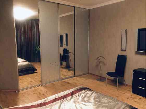 3х кімнатна Молдовська,2 (Шулявка, Дорогожичи, Є ГЕНЕРАТОР) Київ