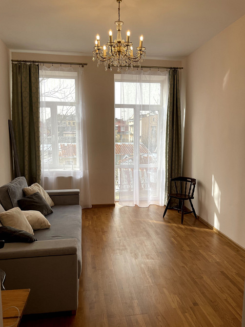 Світла квартира біля парку Шевченківський гай Львів - зображення 6