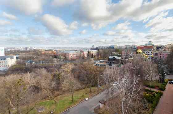 Простора 1-кімнатна квартира Львівська площа Kyiv