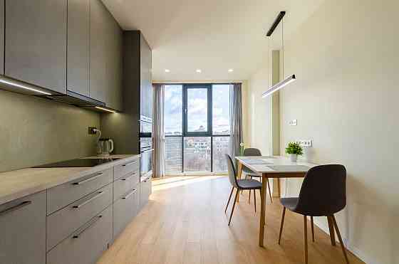 Простора 1-кімнатна квартира Львівська площа Kyiv