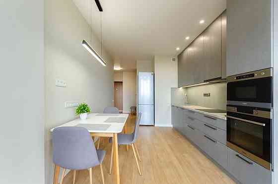 Простора 1-кімнатна квартира Львівська площа Kyiv