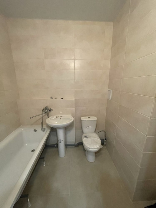 Сдам пустую новую однокомнатную квартиру, жк 7 небо Авангард - изображение 5