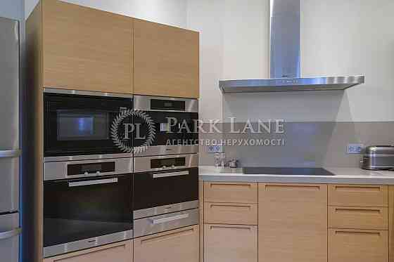 Старонаводницька 13а  Метро Печерська  Центр  Печерськ Київ