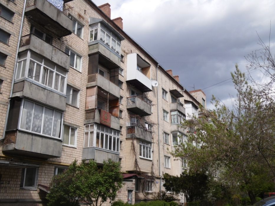 2-кімн. "чешка" 56,0 м кв.3/5 район школи №11. Косметика. Черновцы - изображение 1