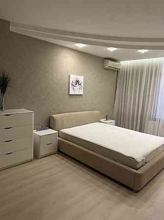 Стильна 2-кімнатна квартира Анни Ахматової 34(Рівер Стоун, Севен,Грейт Київ