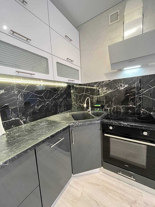 Новобудова (р-н ЖК "Спектрум"). Здається вперше. Ровно - изображение 1