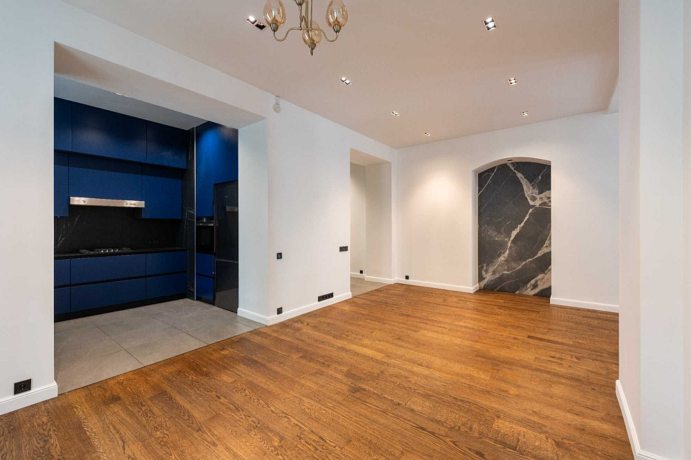 Центр Чарівна кв-ра з ремон.+паркомісце Хрещатик Бессарабська пл БЕЗ % Киев - изображение 2