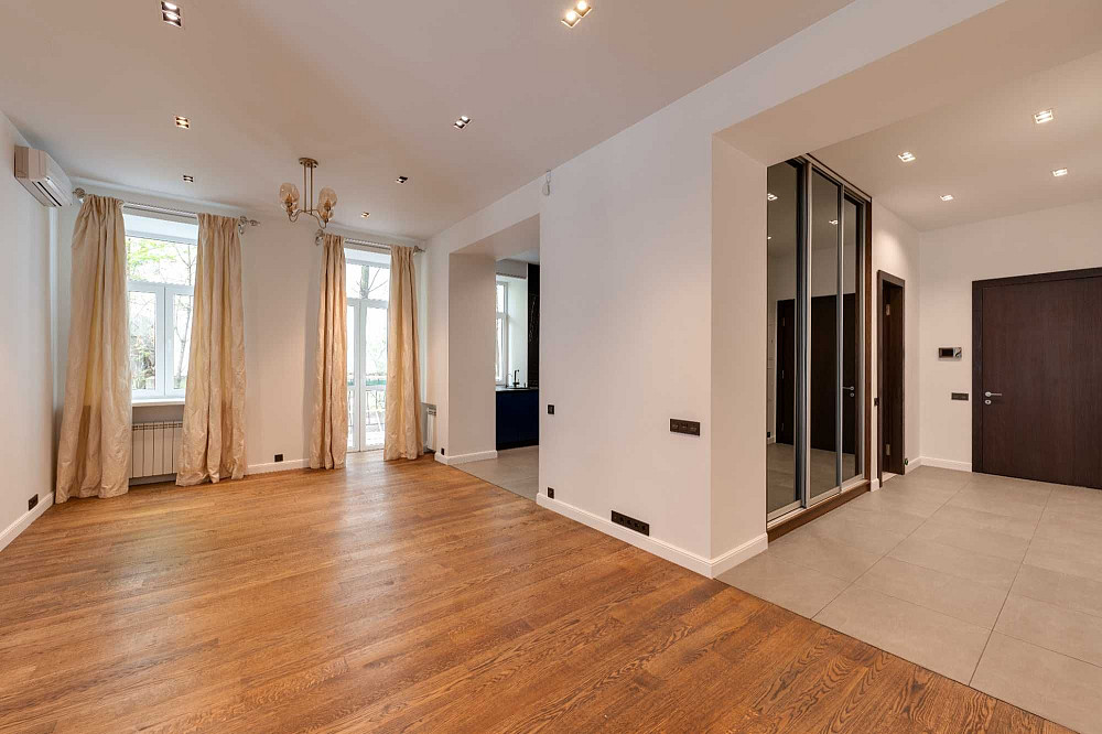 Центр Чарівна кв-ра з ремон.+паркомісце Хрещатик Бессарабська пл БЕЗ % Киев - изображение 8