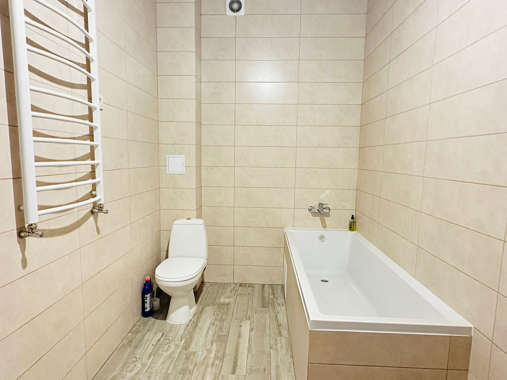 Таирова. Новострой 80 м. Кухня 23 м и 2 комнаты. Начат ремонт. Одесса - изображение 2