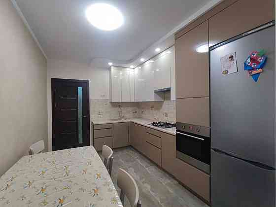 Гарна нова двокімнатна квартира на вулиці Стуса Ивано-Франковск