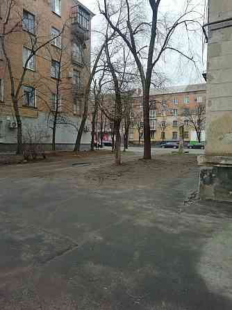 Продам 2х кімнатну "сталінка", зупинка "КРЕС" Кривой Рог