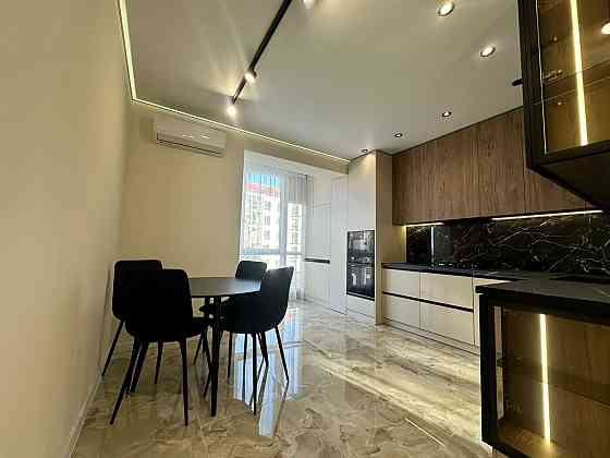 Продам 2 кімнатну квартиру з шикарним плануванням в Центрі міста. Ивано-Франковск