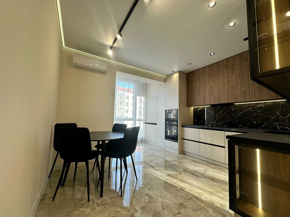 Продам 2 кімнатну квартиру з шикарним плануванням в Центрі міста. Ивано-Франковск - изображение 2