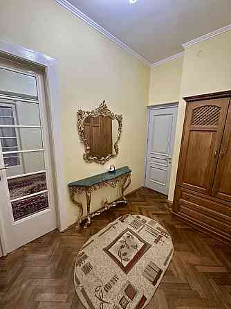 Здається квартира біля Сорбони 2 хв до Унівеситету Черновцы