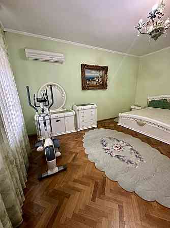 Здається квартира біля Сорбони 2 хв до Унівеситету Черновцы