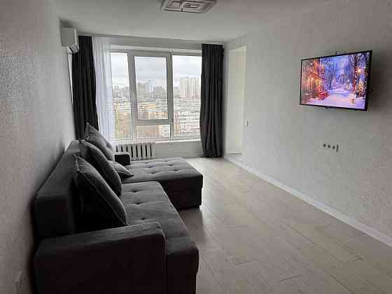 Здам 1 кімнатну квартиру після ремонту Русанівка, метро Лівобережна Київ