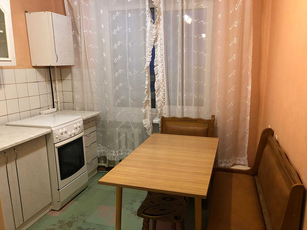 Липки! Печерск! Арсенальна метро 5 минут, Князів Острозьких 17/2! Київ - зображення 1