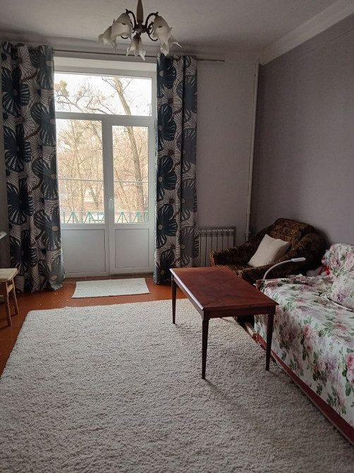 Продам  2 комнатную квартиру ,центр, сталинка Новомосковськ - зображення 2