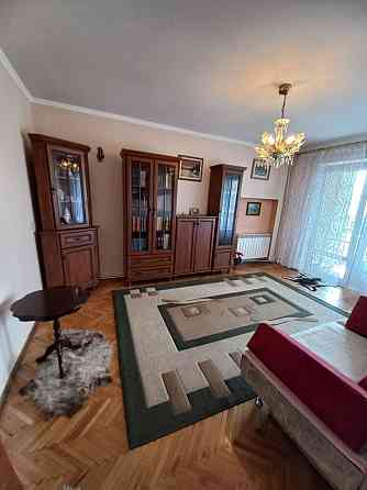 Ародається 3х кімн-на кв-ра  поблизу Дастору у затишному проулку Ужгород