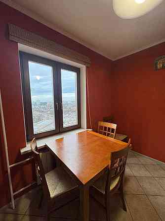 Простора, затишна трикімнатна квартира 75  м.кв., вул.Єфремова, 17 Київ