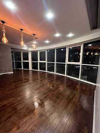 Продаж 3к квартири 124.7 кв. м на вул. Зарічна 1В ЖК "Зарічний" Київ