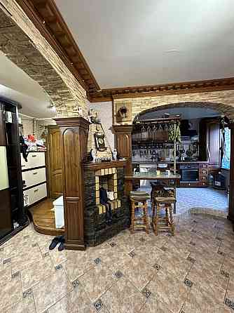 Продається трьохкімнатна квартира в Придніпровськ Дніпро