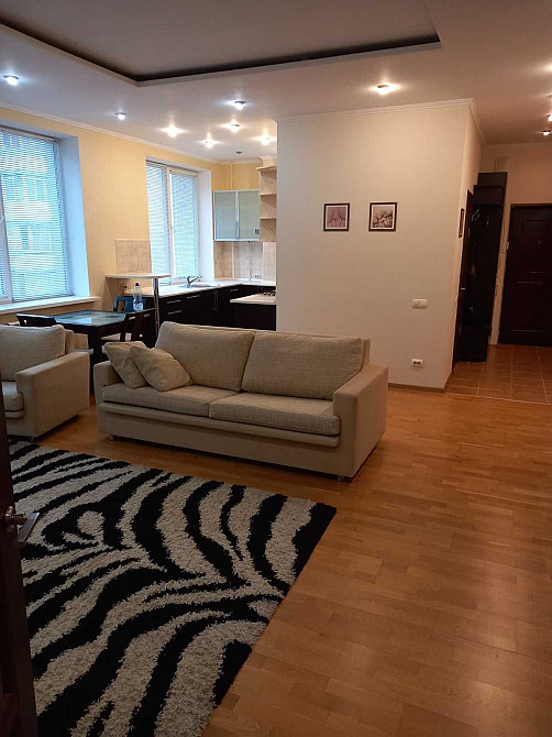 Вишгород, Кургузова вул. 11.  Шикарна 2х кімн. 67 кв.м. Поруч центр Вишгород - зображення 1