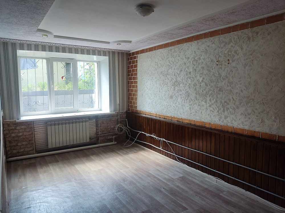 Продам 1 кімнатну квартиру ЦЕНТР Чугуїв - зображення 1