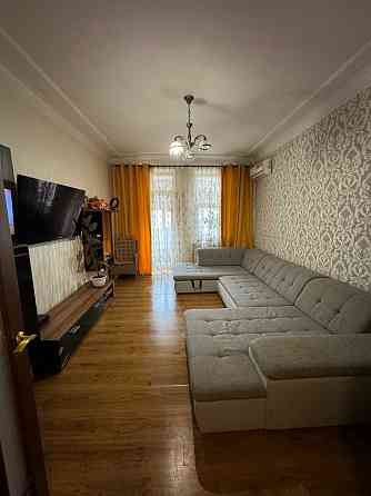 Простора 2-кімнатна "сталінка" в районі зупинки "Пруди" Кривой Рог