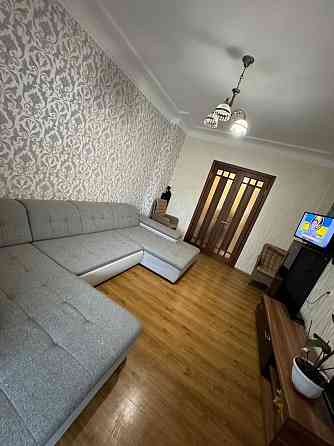 Простора 2-кімнатна "сталінка" в районі зупинки "Пруди" Кривой Рог