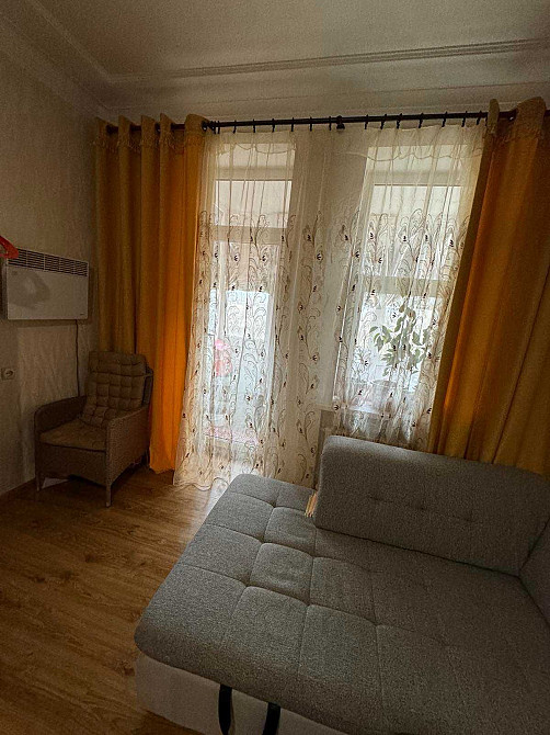 Простора 2-кімнатна "сталінка" в районі зупинки "Пруди" Кривой Рог - изображение 6