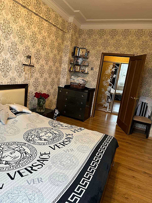 Простора 2-кімнатна "сталінка" в районі зупинки "Пруди" Кривой Рог - изображение 2