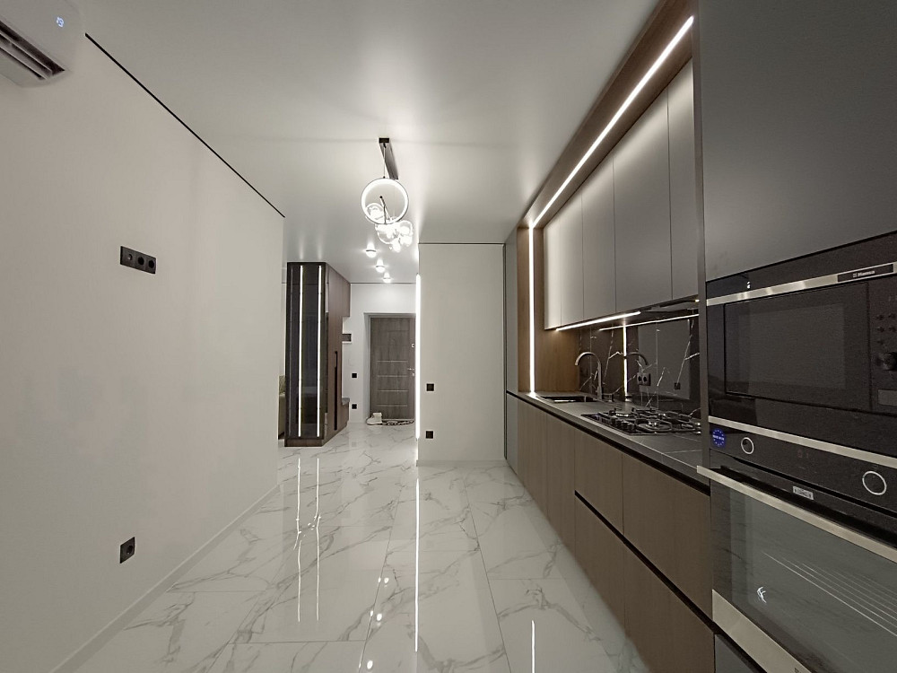 Новинка!стильна простора 1но кімнатна в центрі міста Ивано-Франковск - изображение 3