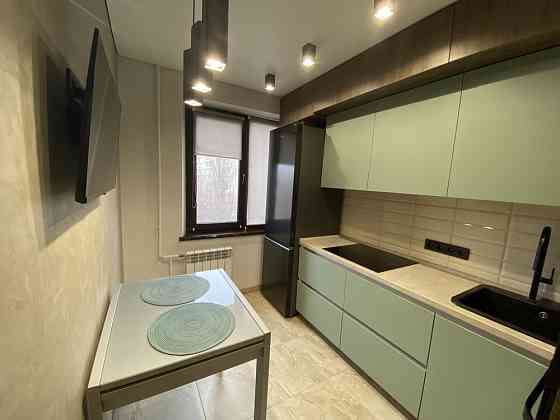 3х кім.квартира вул.Свято-Миколаівська , центр міста Кривой Рог