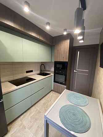 3х кім.квартира вул.Свято-Миколаівська , центр міста Кривой Рог