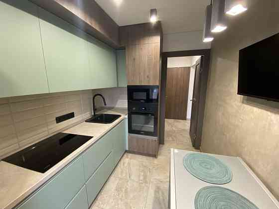 3х кім.квартира вул.Свято-Миколаівська , центр міста Кривой Рог