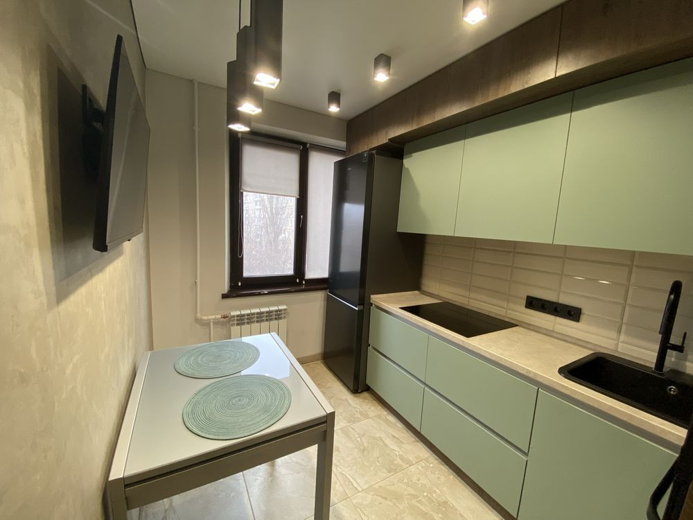 3х кім.квартира вул.Свято-Миколаівська , центр міста Кривой Рог - изображение 1