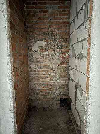 Однокімнатна в новобудові на другому поверсі біля Агори Хмельницький