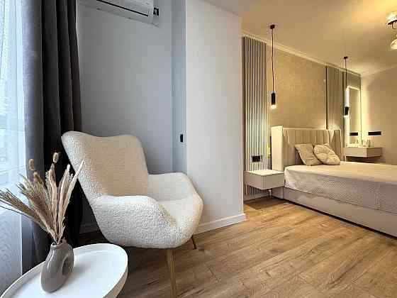 1 кімнатна квартира, велика площа 48м з кухнею-студією поруч з озером! Ивано-Франковск