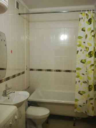 Двокімнатна квартира біля метро Бориспільська довгостроково Київ