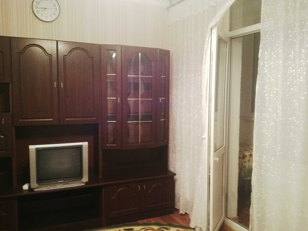 Двокімнатна квартира біля метро Бориспільська довгостроково Київ - зображення 2