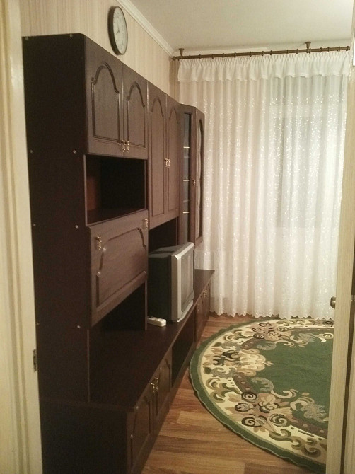 Двокімнатна квартира біля метро Бориспільська довгостроково Київ - зображення 1