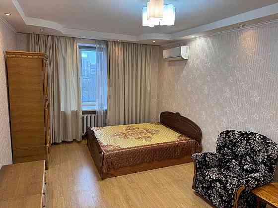 Оренда однокімнатної квартири з ремонтом на вулиці Харківське Шосе 58Б Київ