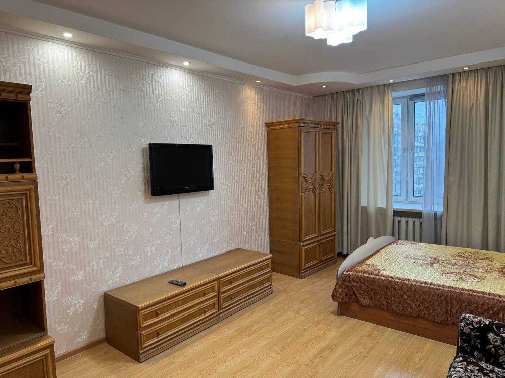 Оренда однокімнатної квартири з ремонтом на вулиці Харківське Шосе 58Б Киев - изображение 1