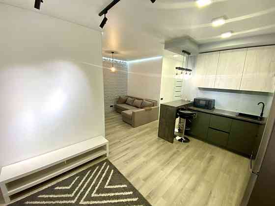 Здається в оренду чудова 2 к квартира, Позняки, Драгоманрва 2 А! Київ