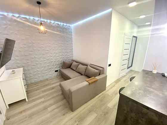 Здається в оренду чудова 2 к квартира, Позняки, Драгоманрва 2 А! Київ