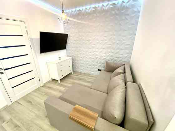 Здається в оренду чудова 2 к квартира, Позняки, Драгоманрва 2 А! Київ